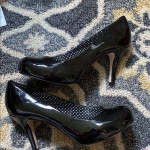 Madden Girl Black pleather heel/Pumps size 8